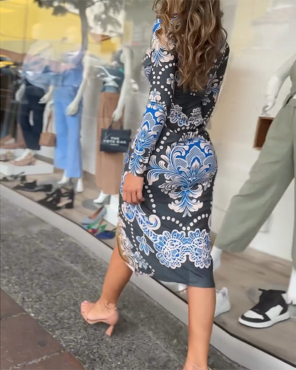 Vestido estampado plisado con cuello en V y manga larga