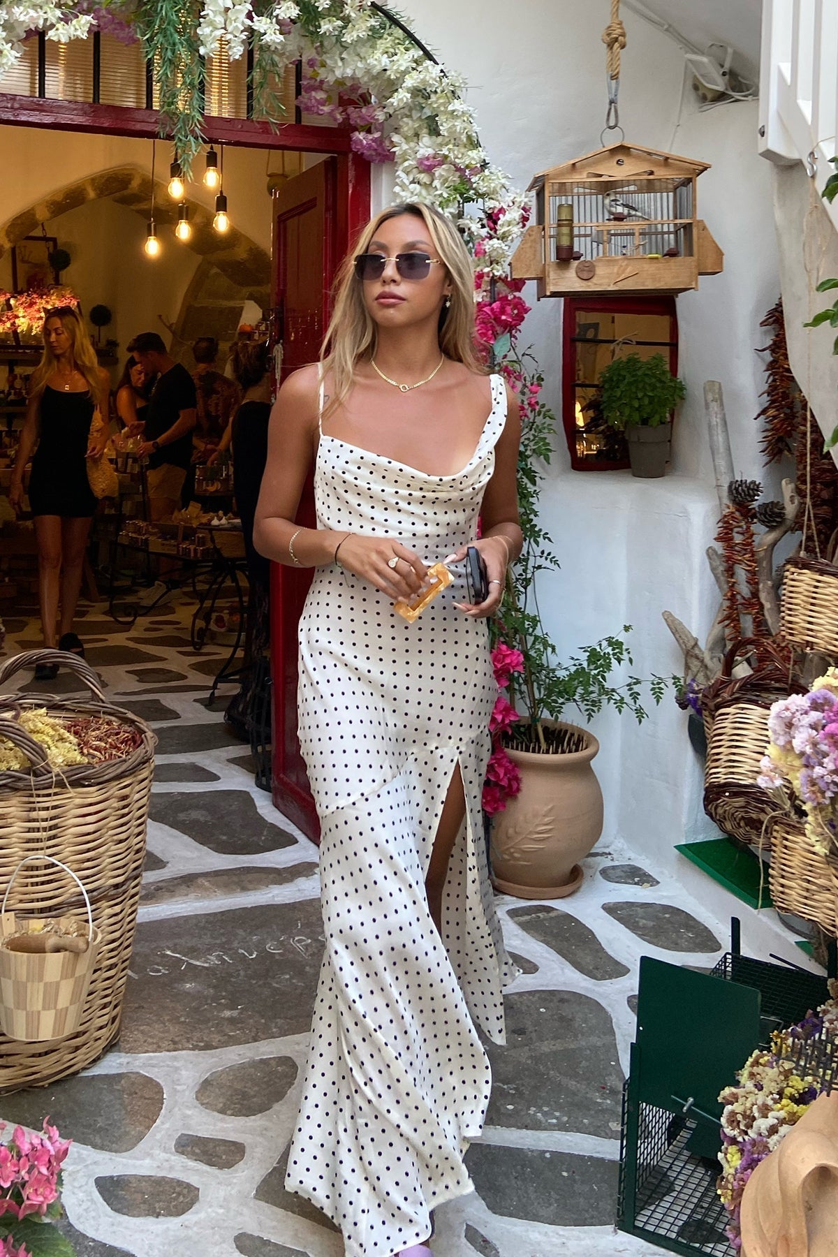 Vestido de lunares color crema