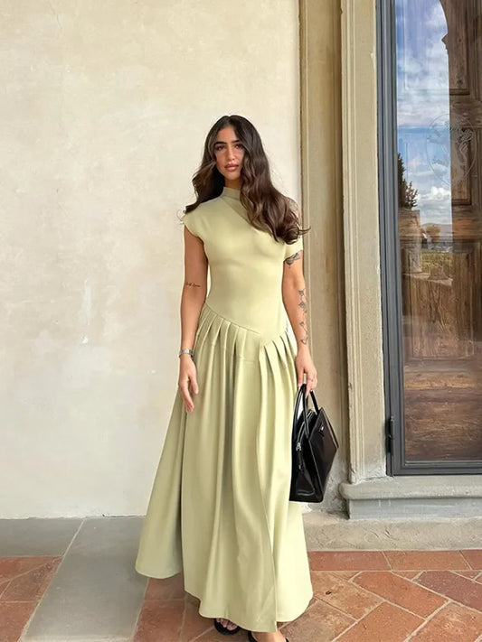 Vestido plisado verde elegante