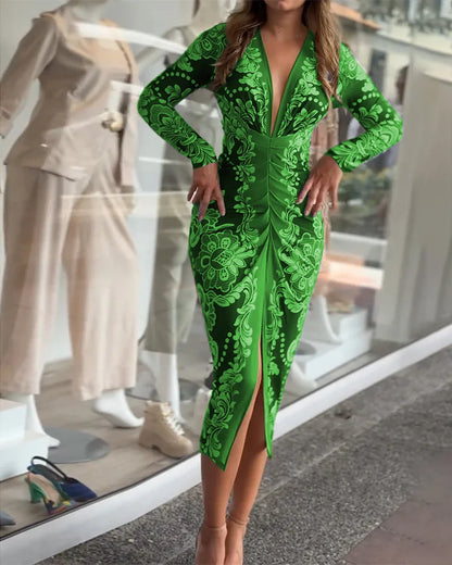 Vestido estampado plisado con cuello en V y manga larga