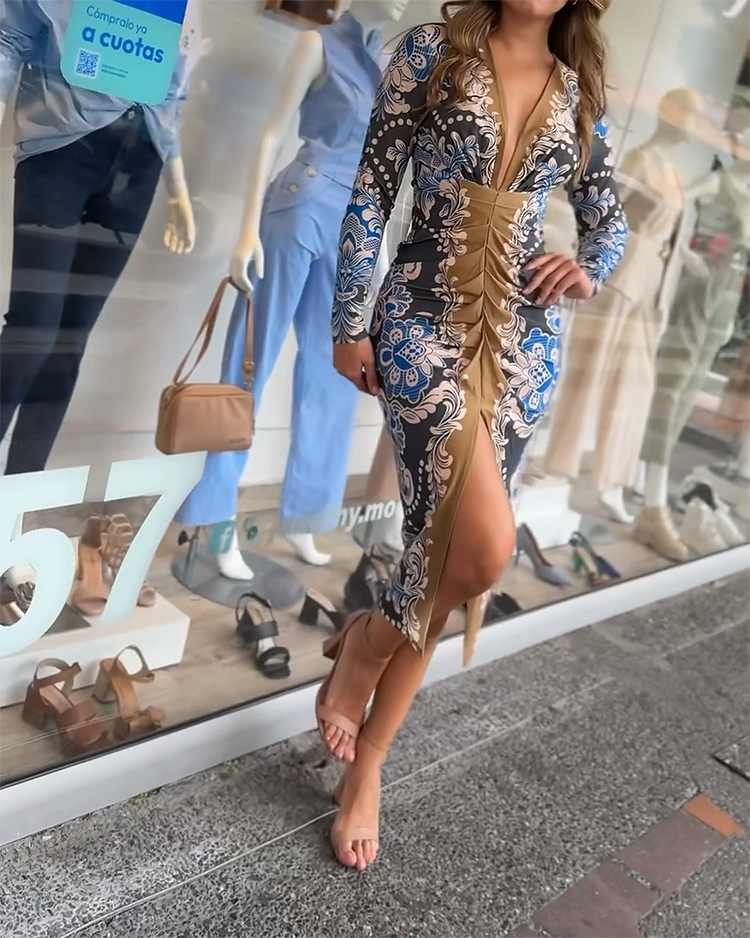 Vestido estampado plisado con cuello en V y manga larga